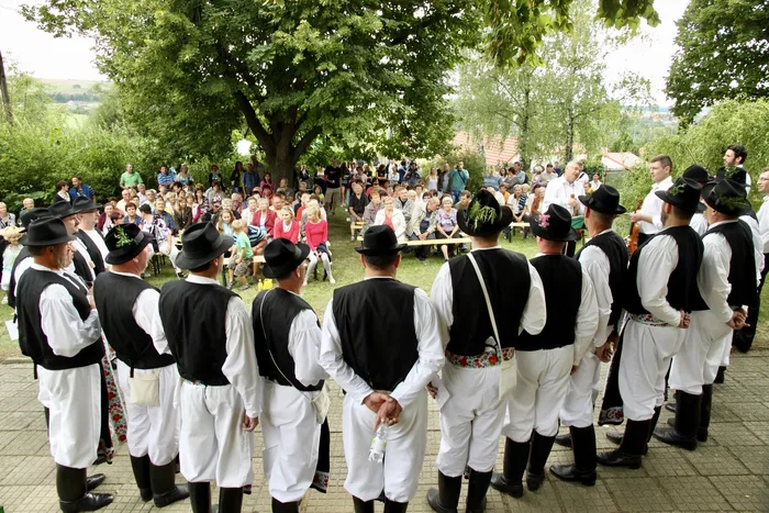 Derflanské zpívání na schodech, při zpívání