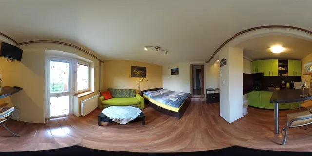 360° pohled do Studia — obytný prostor s kuchyňským koutem