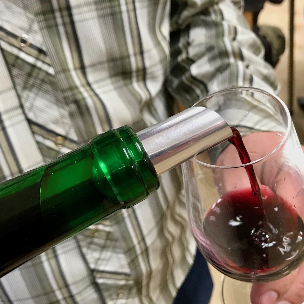 cervene-vino-sklenka